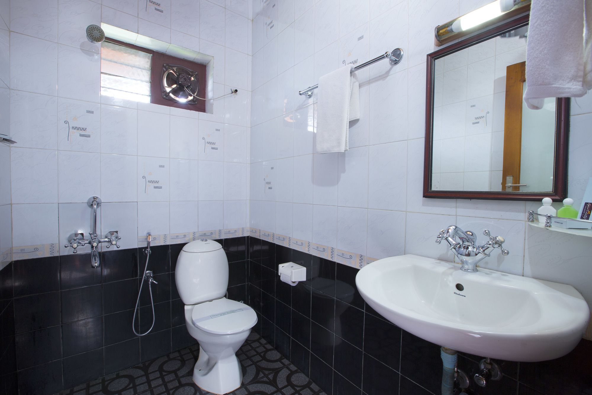 Spice Country Resort Chithirapuram Екстериор снимка